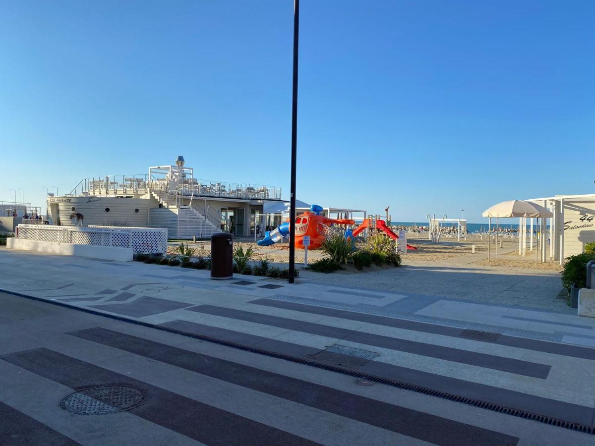 Casa Vicino Al Mare Villa Rimini Bagian luar foto